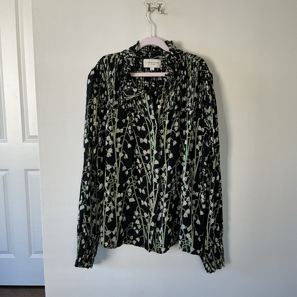 Elizabeth James The Label Ellery Blouse in Sprig Floral Print. size is XL - Picture 4 of 8